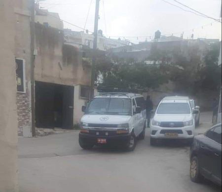 الشرطة تداهم منازل في برطعة وتفتشها